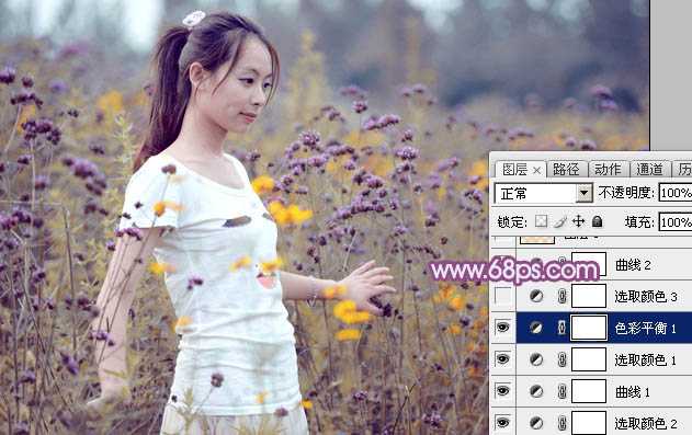 ‘Photoshop为站在野花从中的美女调制出柔美的淡紫色‘