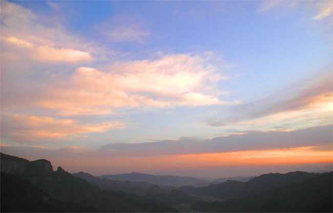‘Photoshop为山景婚片增加漂亮的霞光色效果‘