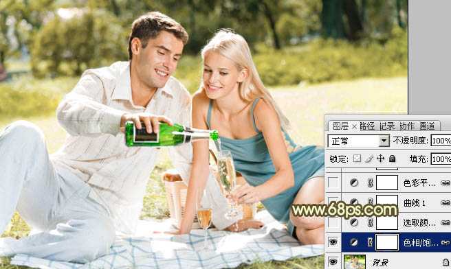 ‘Photoshop将草地情侣图片制作出复古的淡黄色‘
