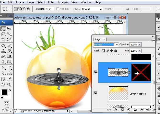 ‘PS合成装满液体的玻璃光泽西红柿‘