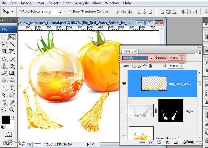 ‘PS合成装满液体的玻璃光泽西红柿‘