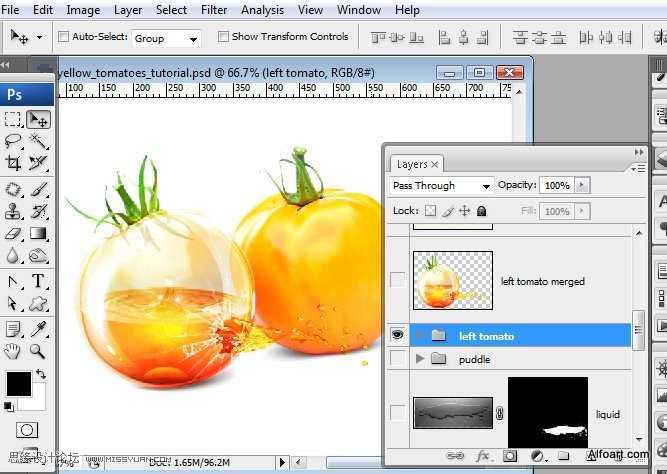 ‘PS合成装满液体的玻璃光泽西红柿‘