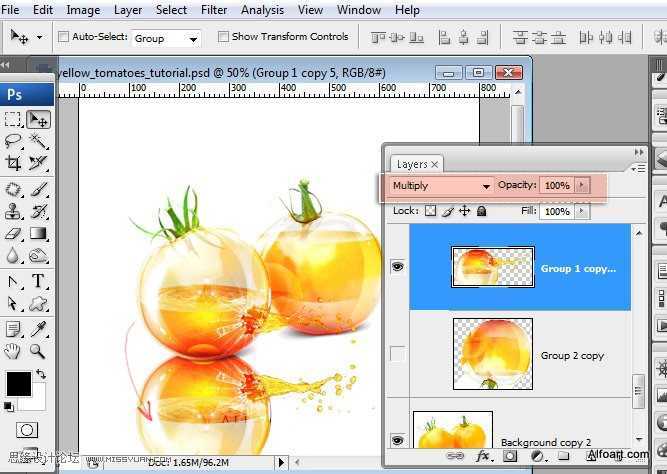 ‘PS合成装满液体的玻璃光泽西红柿‘