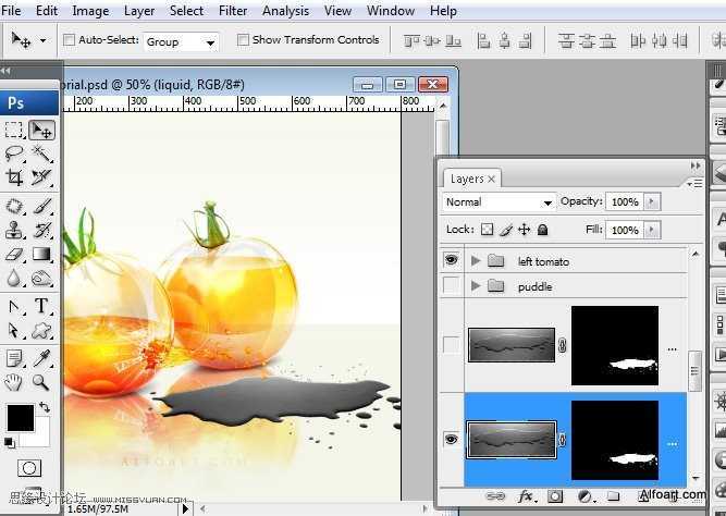 ‘PS合成装满液体的玻璃光泽西红柿‘