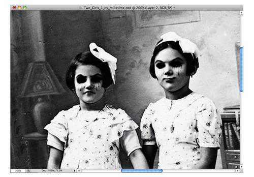 ‘photoshop合成带洒血的恐怖老照片‘