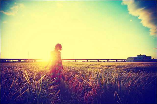 ‘Photoshop调出绚丽多彩的Lomo风格的漂亮人物图片‘