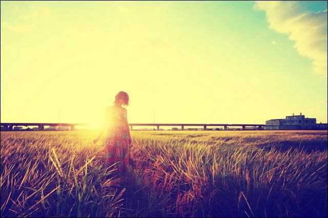 ‘Photoshop调出绚丽多彩的Lomo风格的漂亮人物图片‘