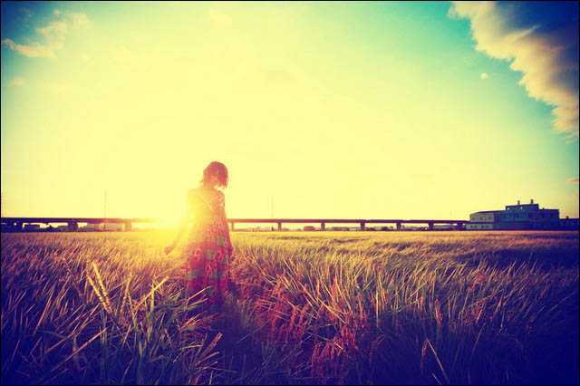 ‘Photoshop调出绚丽多彩的Lomo风格的漂亮人物图片‘