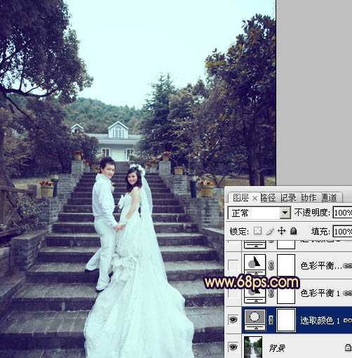 ‘Photoshop为公园婚片加上柔美的暗调蓝紫色效果‘