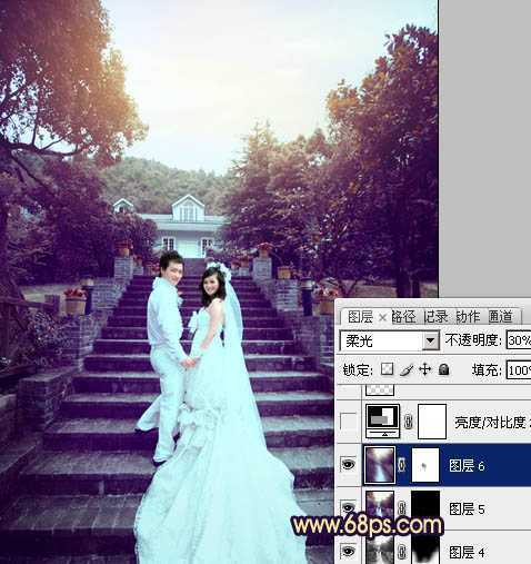 ‘Photoshop为公园婚片加上柔美的暗调蓝紫色效果‘