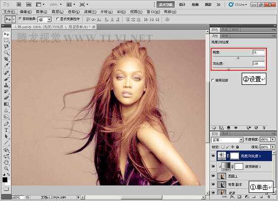 ‘Photoshop打造超视觉效果的金色人物海报‘