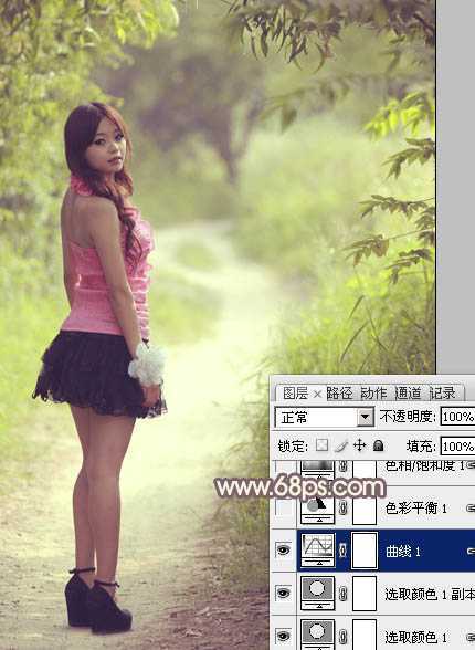 ‘Photoshop为树林人物图片调出柔美的秋季橙黄色‘