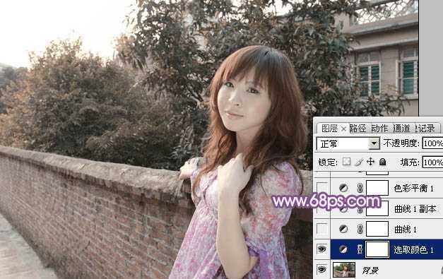 ‘photoshop将靠在围墙边的美女图片调制出甜美的暗紫色‘