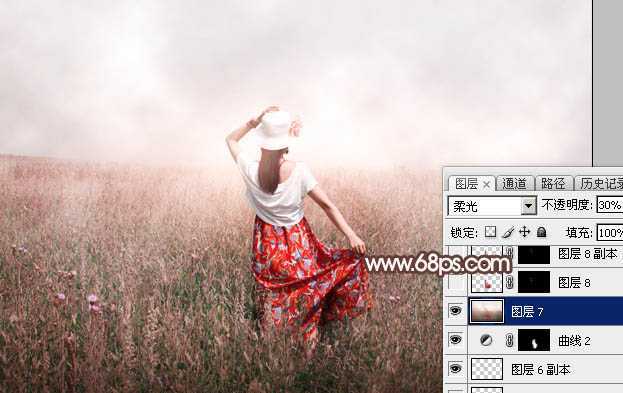 ‘Photoshop调出为梦幻的粉色晨雾草原人物图片‘