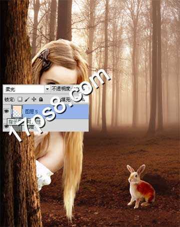 ‘用photoshop合成躲在大树后面藏猫猫的调皮美女‘