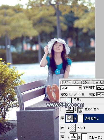 ‘Photoshop给公园长凳上的美女调制出秋季蓝黄色‘