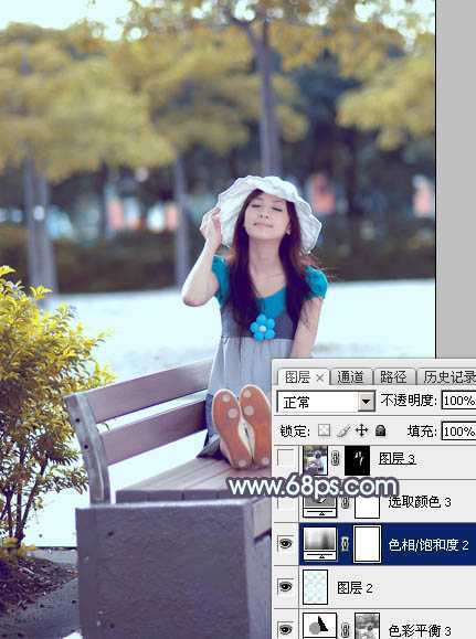 ‘Photoshop给公园长凳上的美女调制出秋季蓝黄色‘