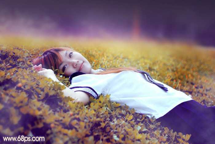 ‘Photoshop为躺在草地人物图片打造唯美梦幻的暗褐色‘