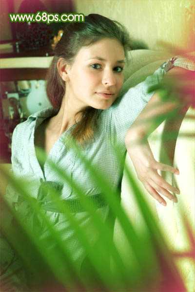 ‘Photoshop将室内人物照片调成甜美清新的绿色调‘