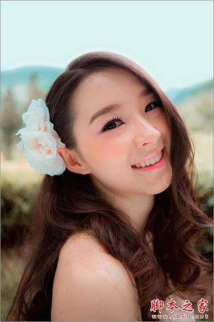 ‘Photoshop为偏暗的外景美女图片增加清爽甜美的青紫色‘