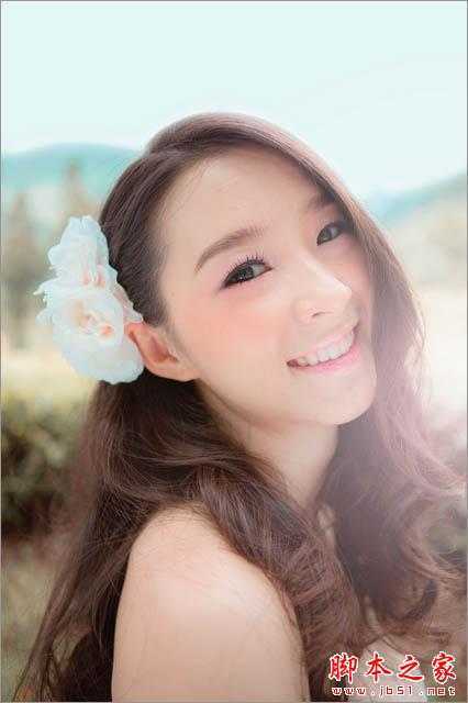 ‘Photoshop为偏暗的外景美女图片增加清爽甜美的青紫色‘