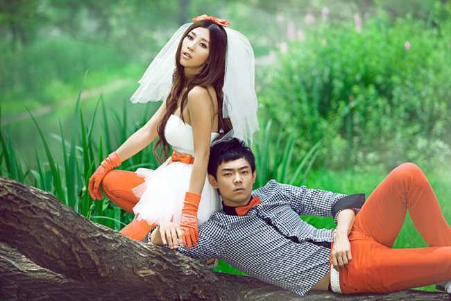 ‘Photoshop将外景婚片调成个性的暗青色‘