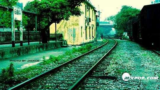 Photoshop教程:制作非主流唯美图片_脚本之家jb51.net网络整理