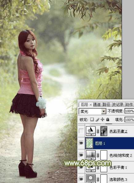 ‘Photoshop为树林逆光人物加上柔和的韩系淡褐色效果‘