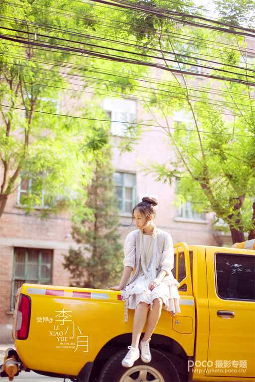 ‘Photoshop将偏暗的外景美女加上清新的暖色‘
