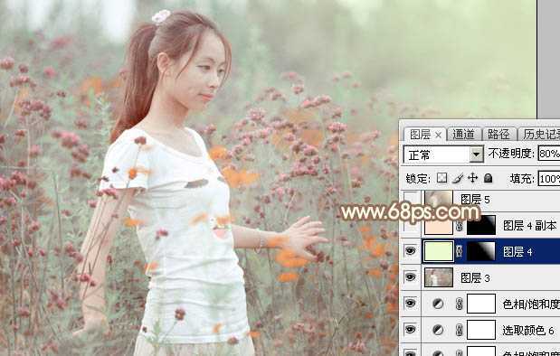 ‘Photoshop为花丛中的美女加上甜美的淡粉色‘