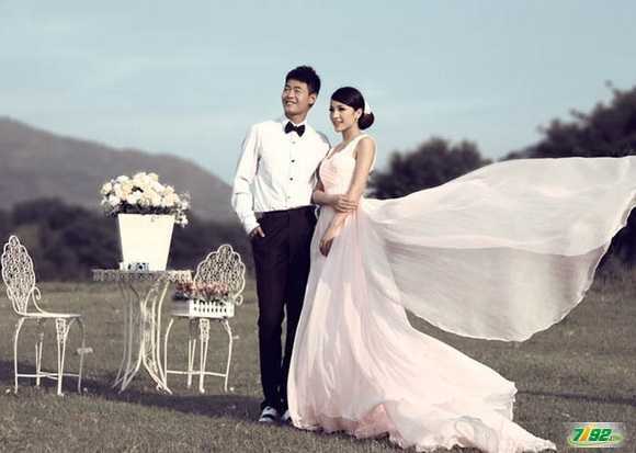 ‘Ps将情侣婚纱照打造经典素雅色‘