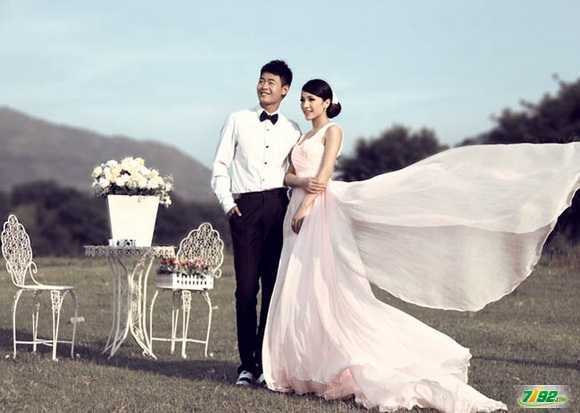 ‘Ps将情侣婚纱照打造经典素雅色‘