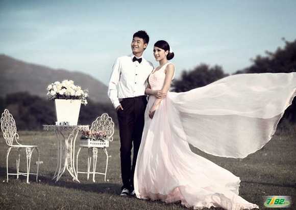 ‘Ps将情侣婚纱照打造经典素雅色‘
