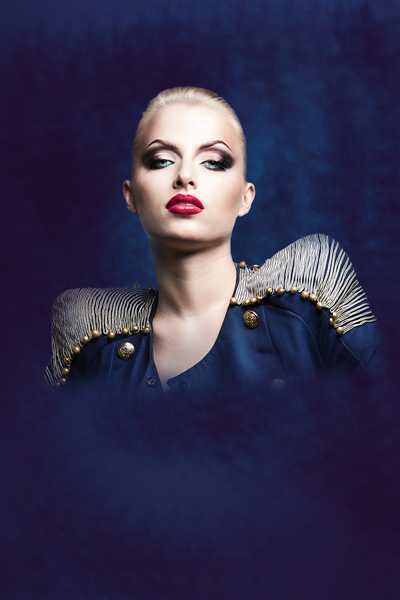 ‘PS合成绘制闪亮璀璨的时尚海报‘