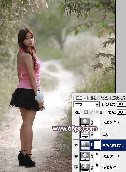 ‘Photoshop为树林人物图片打造梦幻的淡调蓝紫色‘