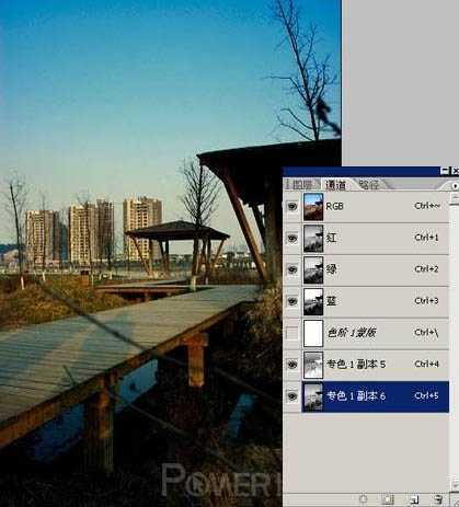 ‘Photoshop将风景图片调成流行的青黄色‘