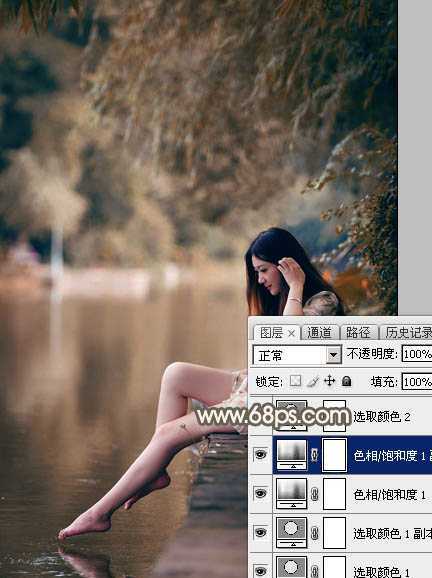 ‘Photoshop为水边的美女图片加上暗调金秋色‘