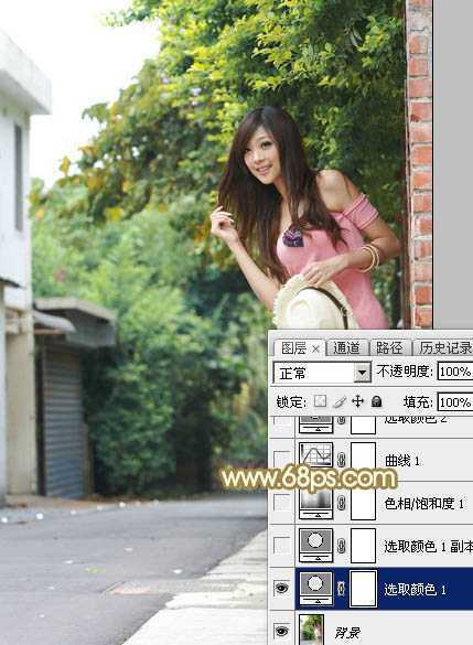 ‘Photoshop为村道上的美女加上绚丽的秋季阳光色‘