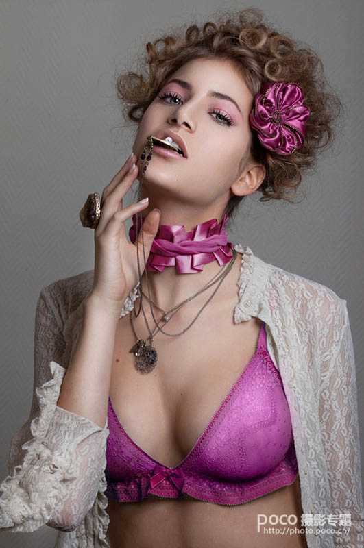 ‘Photoshop打造非常漂亮的蓝色星空美女‘