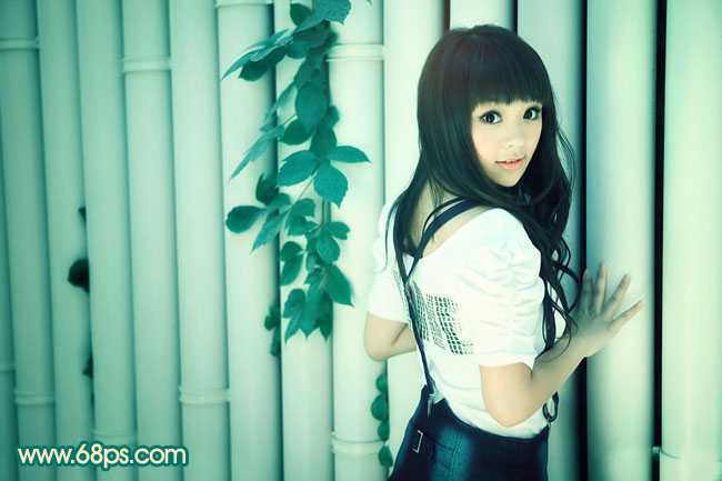 ‘Photoshop将美女图片调出淡淡的古典青色调‘