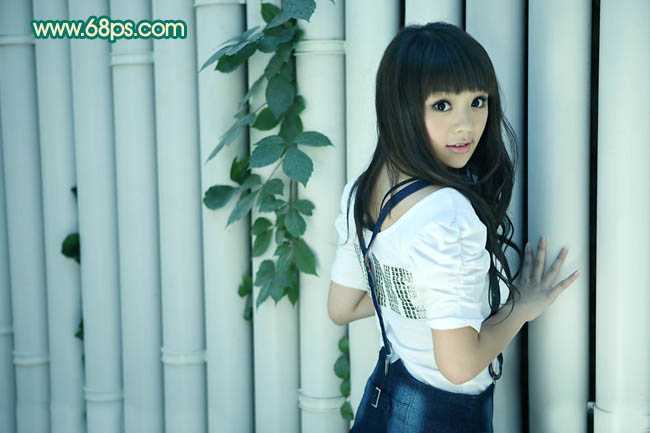 ‘Photoshop将美女图片调出淡淡的古典青色调‘