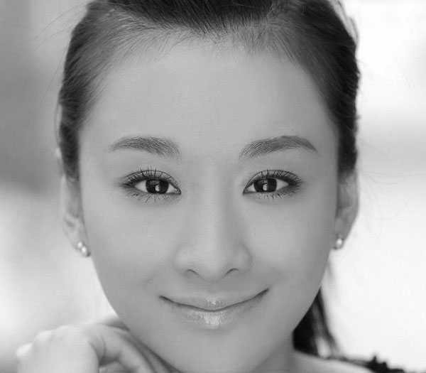 ‘Photoshop为黑白美女头像调制出红润的肤色‘