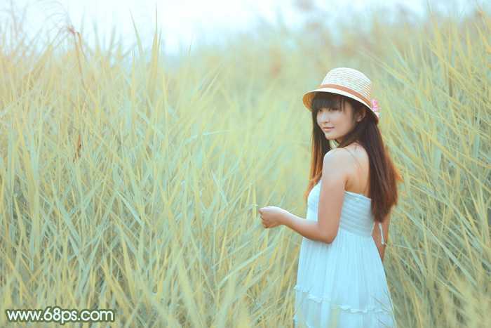 ‘Photoshop给芦苇中的美女加上淡美清新的青黄色‘