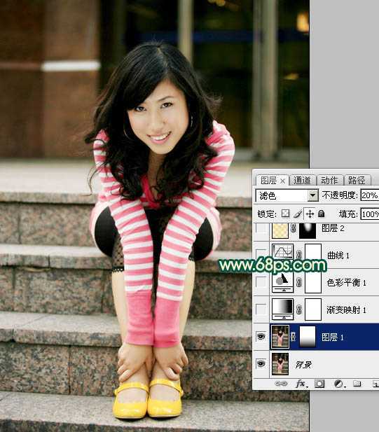 ‘Photoshop将人物图片调出柔美的暗青色‘