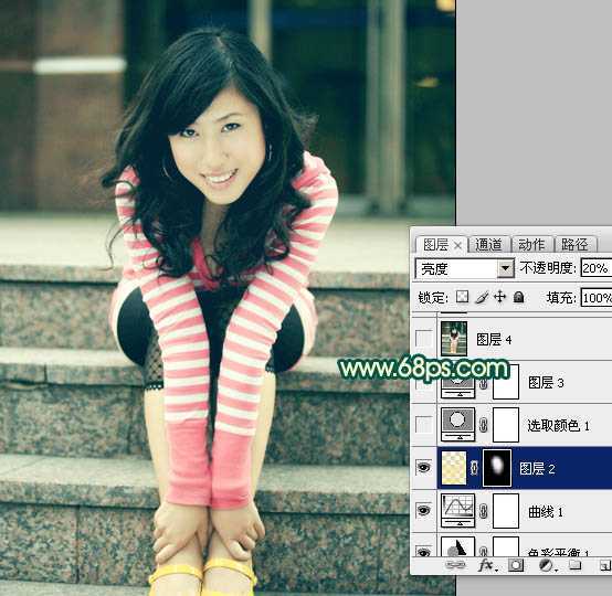 ‘Photoshop将人物图片调出柔美的暗青色‘