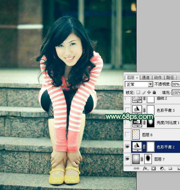 ‘Photoshop将人物图片调出柔美的暗青色‘