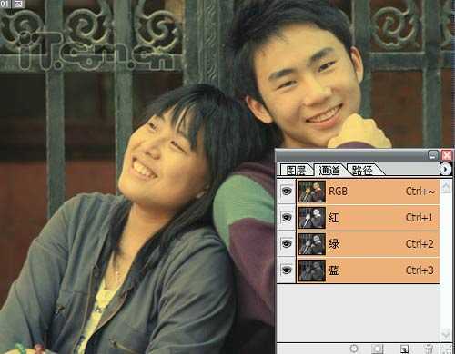 Photoshop简单处理照片为时光定格效果_脚本之家jb51.net整理