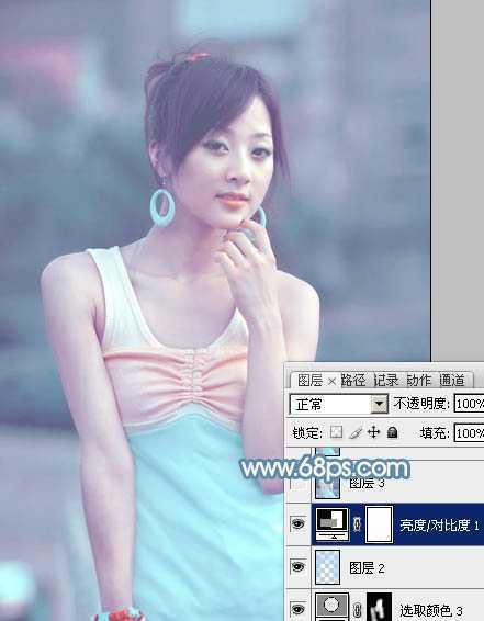 ‘Photoshop为偏暗外景美女增加淡淡的青红甜美色‘