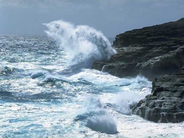 ‘PS合成夏日冰爽炫酷的青岛啤酒广告海报‘