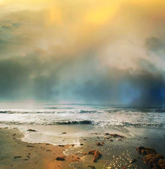 ‘photoshop经典合成海边带伞飞翔的仙女‘